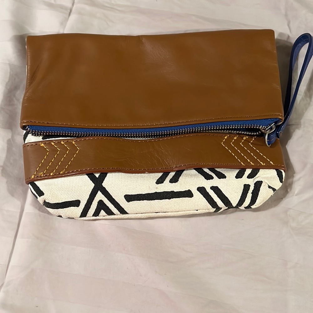 Nixon ladies clutch with deep pocket